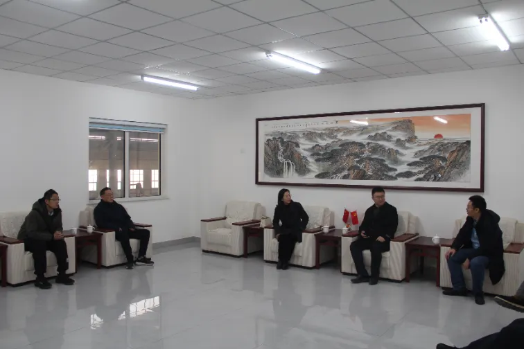 Donem la benvinguda a una delegació de la Universitat d'Arquitectura de Shandong per visitar la planta i explorar la col·laboració Donem la benvinguda a una delegació de la Universitat d'Arquitectura de Shandong per visitar la planta i explorar la col·laboració