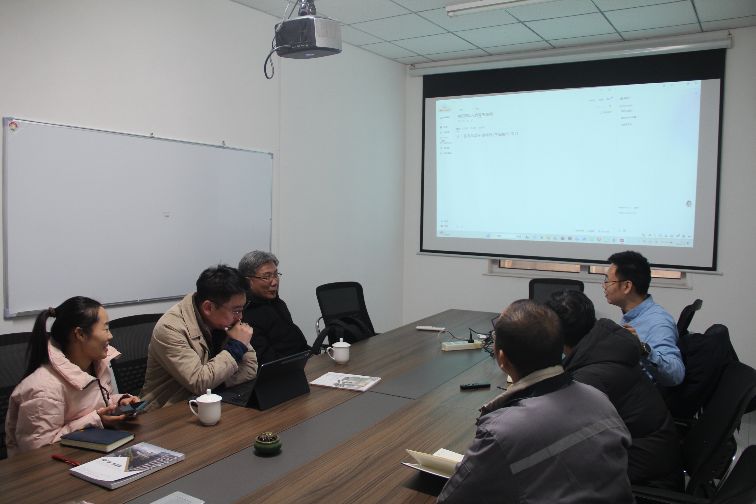 Shandong Lannuo discuteix l'inici del projecte per al laboratori de soroll i el control del soroll amb el professor KWAK, Moon Kyu, Ph.D. i el representant Liang Tongho de la Universitat de Dongguk, Corea del Sud